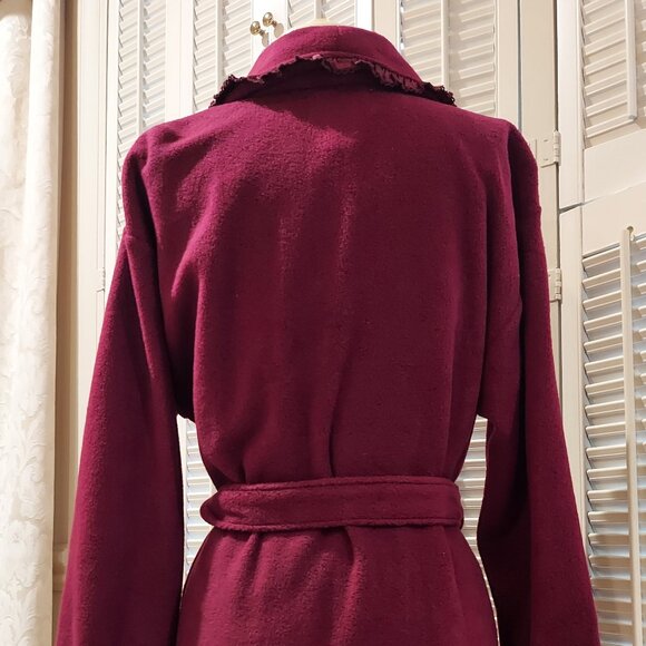Vintage Burgundy Robe NWOT Amanda Stewart Heavy Warm & Ruffled Size S - Picture 6 of 9